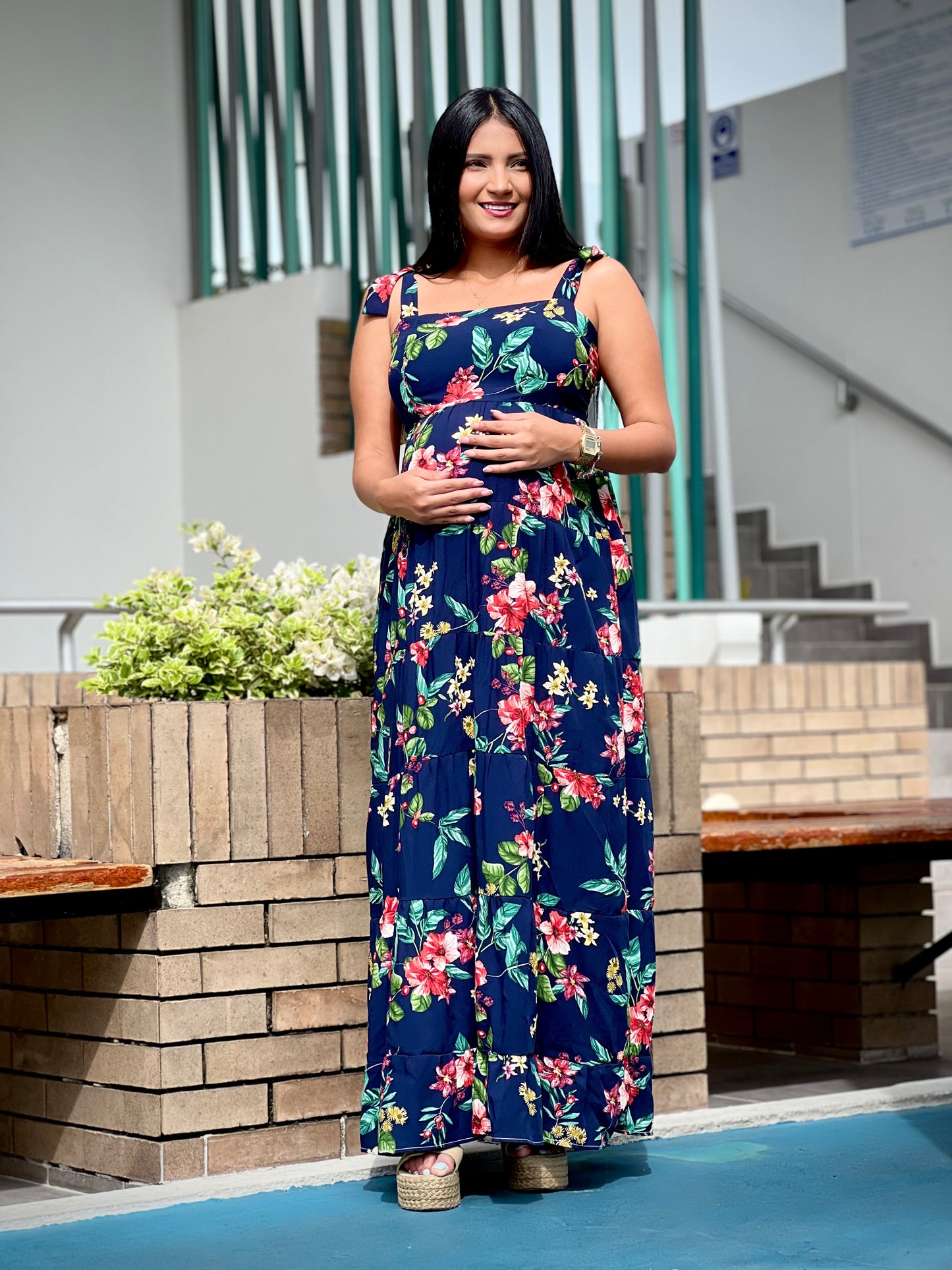 Vestido largo para embarazo 'Twister' Azul Oscuro Floreado - Boutique Mundo Materno
